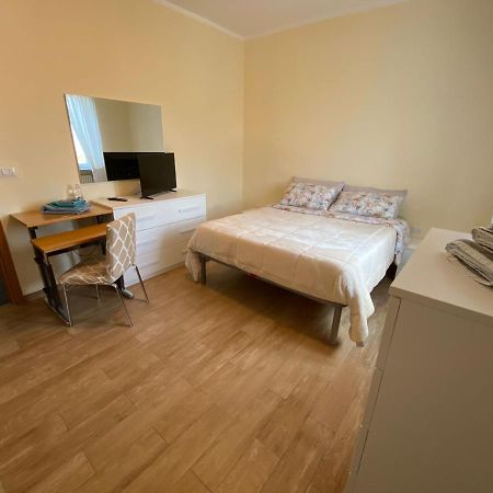 De Candia House Apartment Rescaldina ภายนอก รูปภาพ