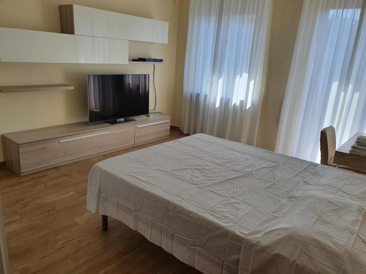 De Candia House Apartment Rescaldina ภายนอก รูปภาพ